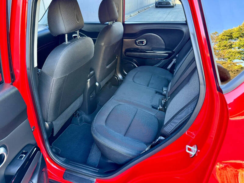 2019 Kia Soul +