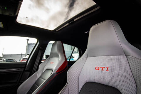 2023 Volkswagen Golf GTI SE