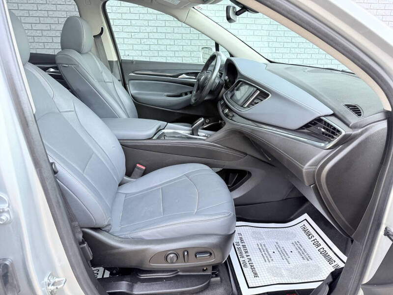 2020 Buick Enclave Essence