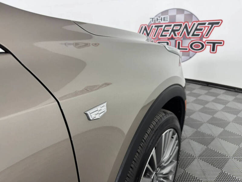 2024 Cadillac XT4 Premium Luxury