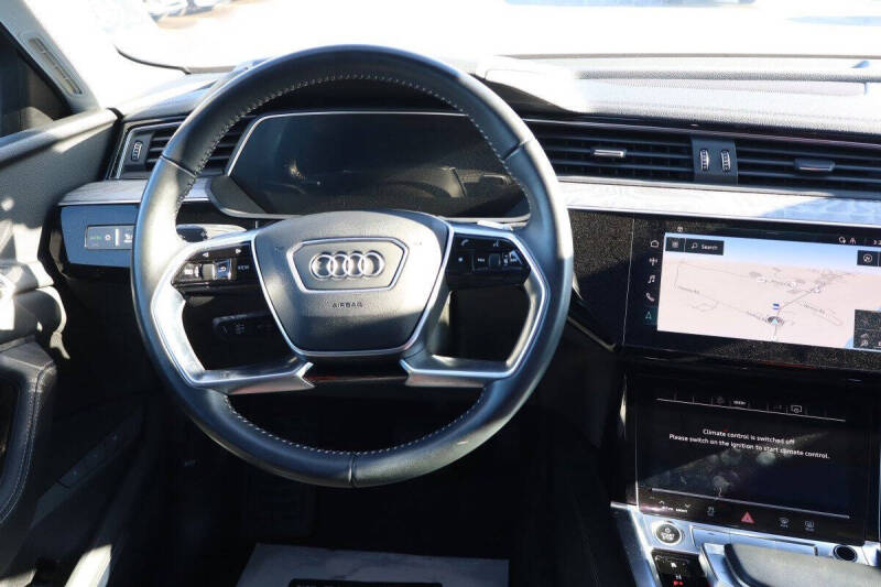 2021 Audi e-tron quattro Premium Plus