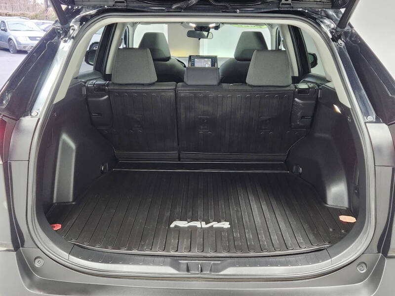 2022 Toyota RAV4 Hybrid XLE