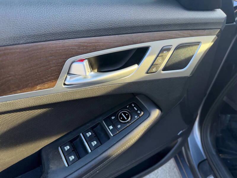 2015 Hyundai Genesis