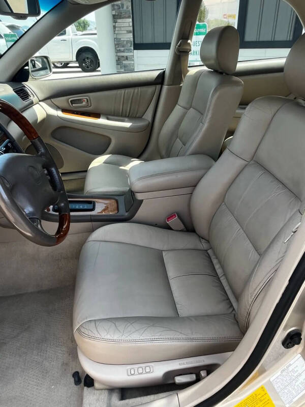 2000 Lexus ES 300