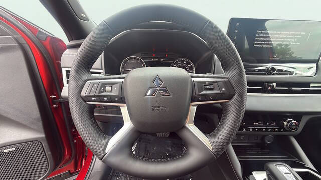 2026 Mitsubishi Outlander LE