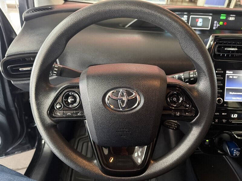 2022 Toyota Prius LE