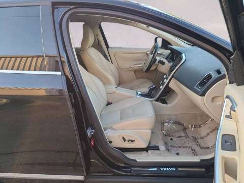 2016 Volvo XC60 T5 Drive-E Premier