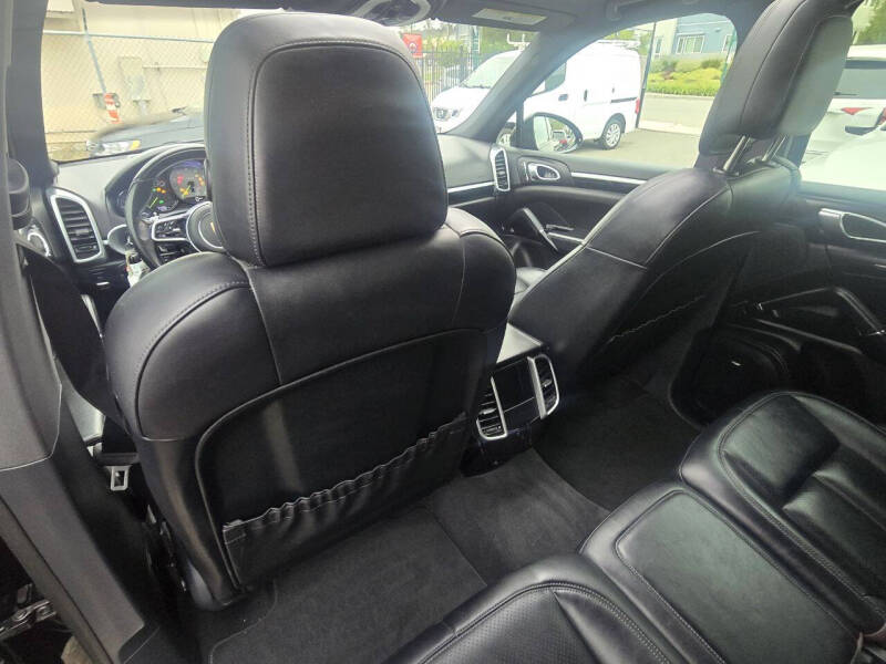 2016 Porsche Cayenne S E-Hybrid