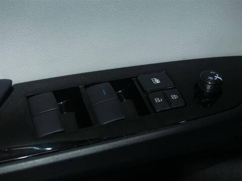 2022 Toyota Prius LE