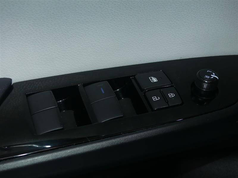 2022 Toyota Prius LE