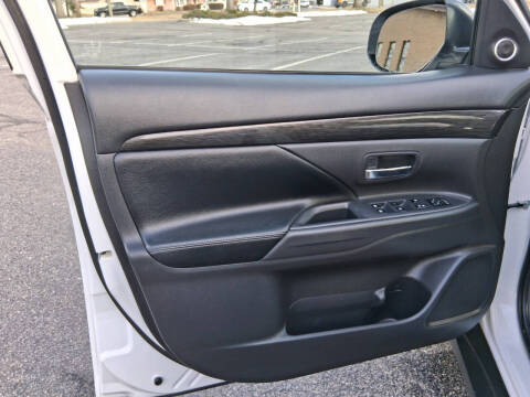 2017 Mitsubishi Outlander SEL