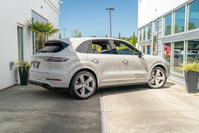 2022 Porsche Cayenne Turbo