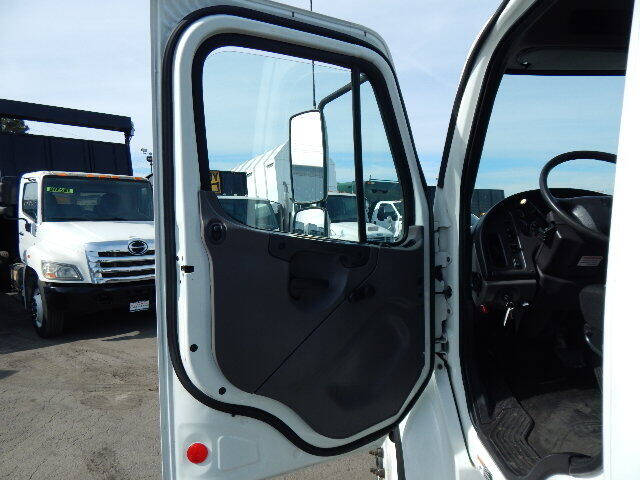 2015 Freightliner M2 106