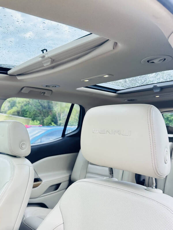 2017 GMC Acadia Denali