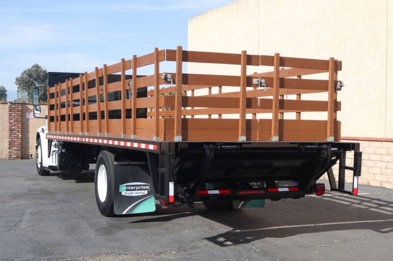 2019 Freightliner M2 106