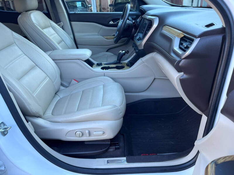 2017 GMC Acadia Denali