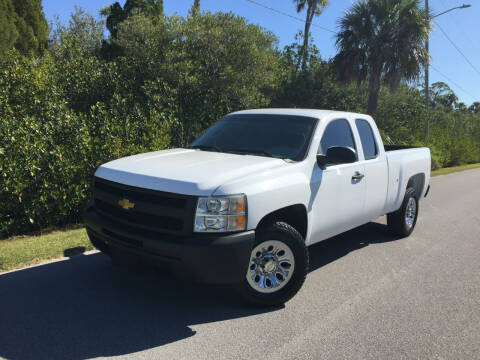 2013 Chevrolet Silverado 1500 for sale at VICTORY LANE AUTO SALES in Port Richey FL