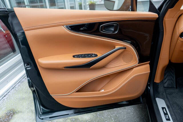 2026 Aston Martin DBX 17