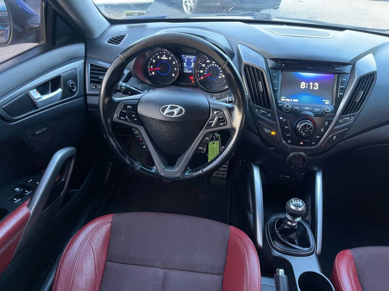 2014 Hyundai Veloster Base photo 21