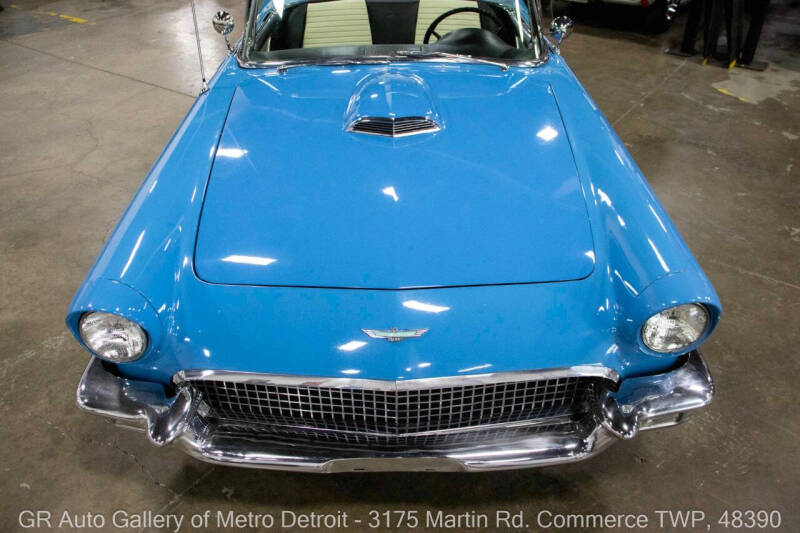 1957 Ford Thunderbird