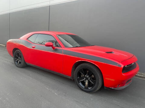 2016 Dodge Challenger SXT Plus