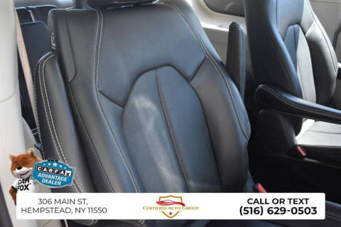 2024 Chrysler Pacifica Plug-In Hybrid Select
