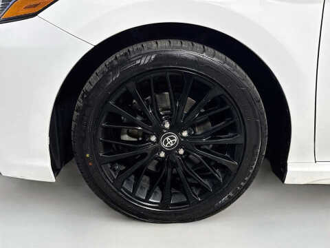 2022 Toyota Camry Hybrid SE Nightshade