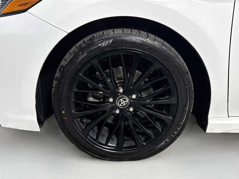 2022 Toyota Camry Hybrid SE Nightshade