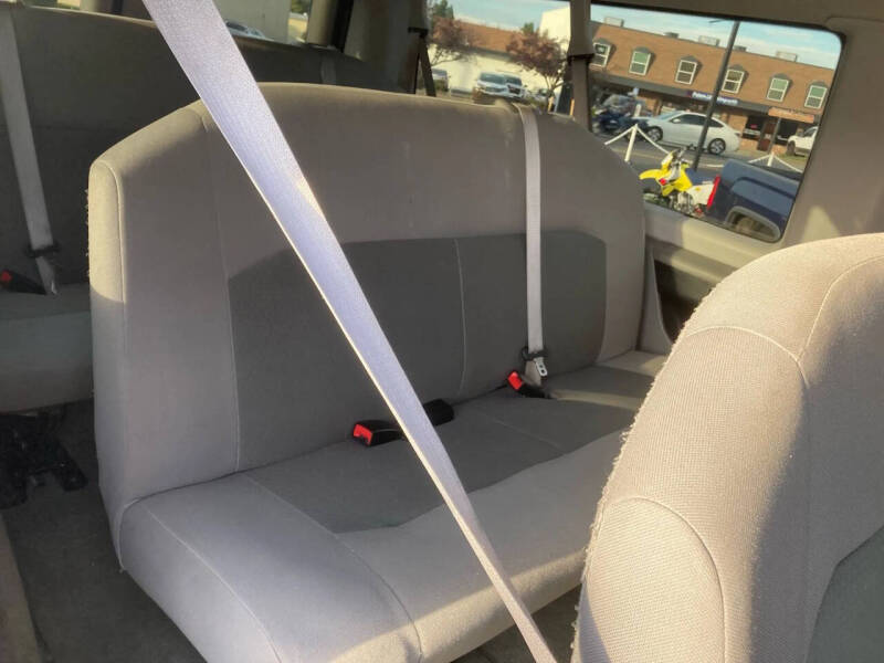 2013 Ford E-Series E-350 SD XLT