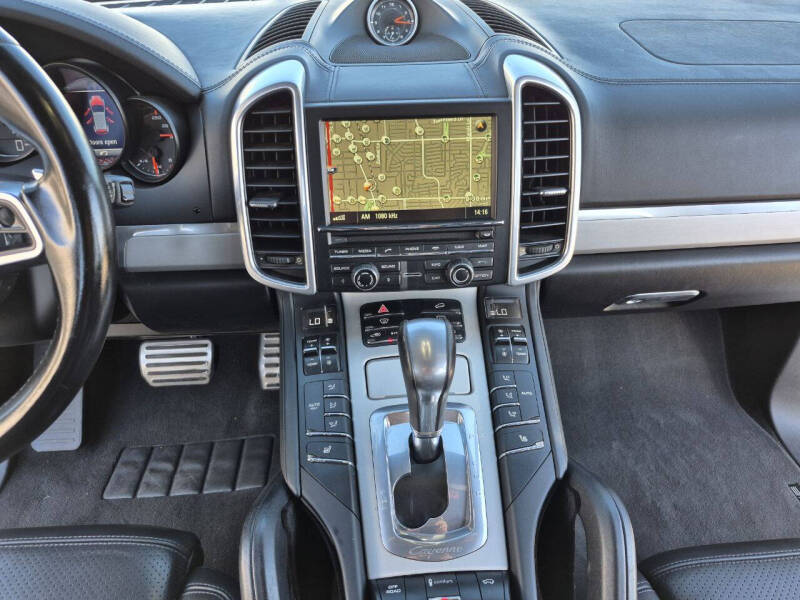 2016 Porsche Cayenne GTS