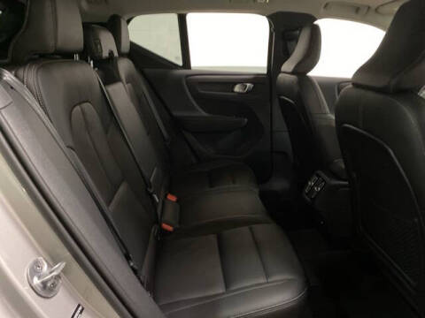 2025 Volvo XC40 B5 Plus Bright Theme