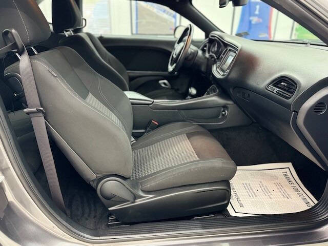 2015 Dodge Challenger SXT