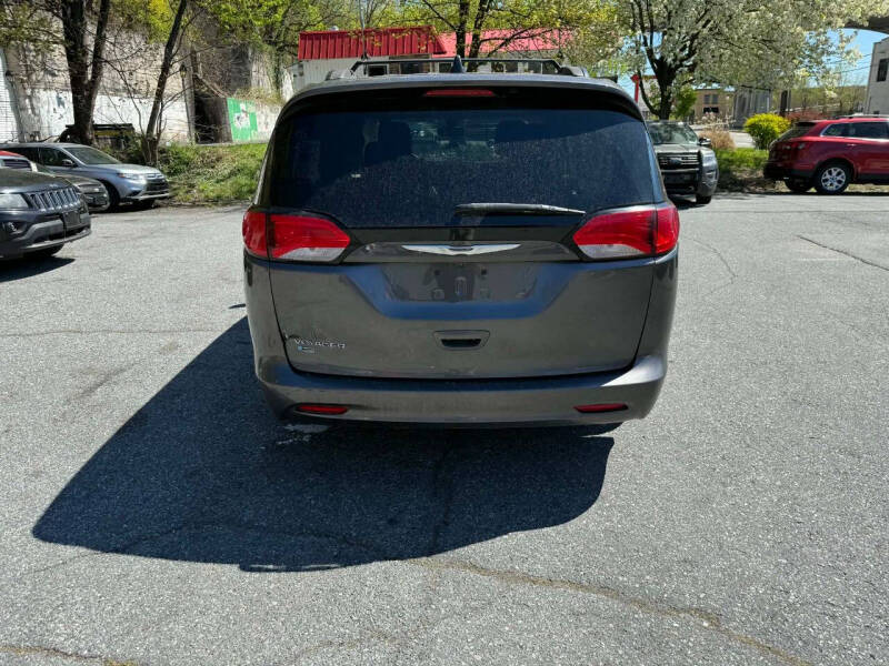 2021 Chrysler Voyager LXi