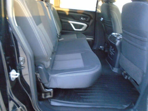 2017 Nissan Titan SV