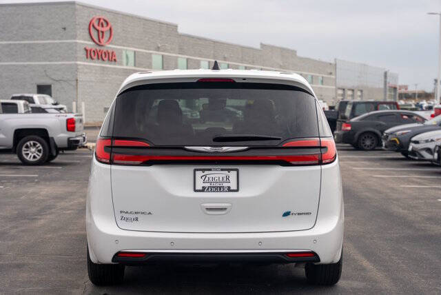 2023 Chrysler Pacifica Plug-In Hybrid Touring L