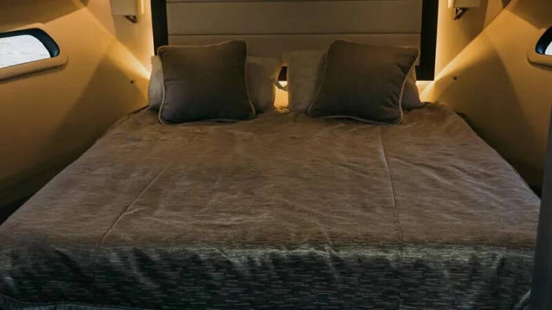 2021 Regal 38 GRANDE COUPE