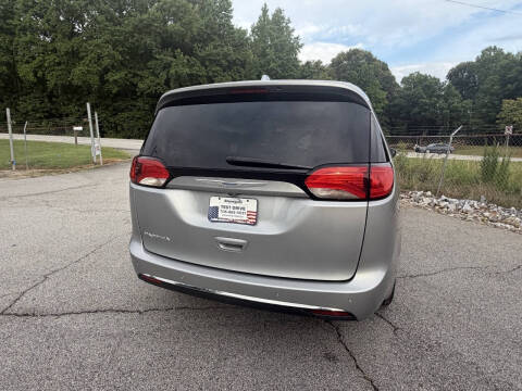2020 Chrysler Pacifica Touring L