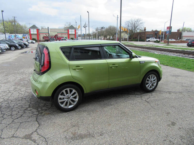 2017 Kia Soul +