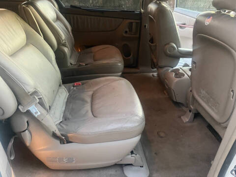 2004 Toyota Sienna