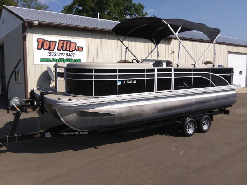 2017 Bennington 22 SSX TT for sale at Toy Flip LLC in Cascade IA