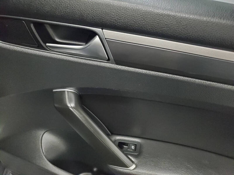 2018 Volkswagen Passat 2.0T R-Line