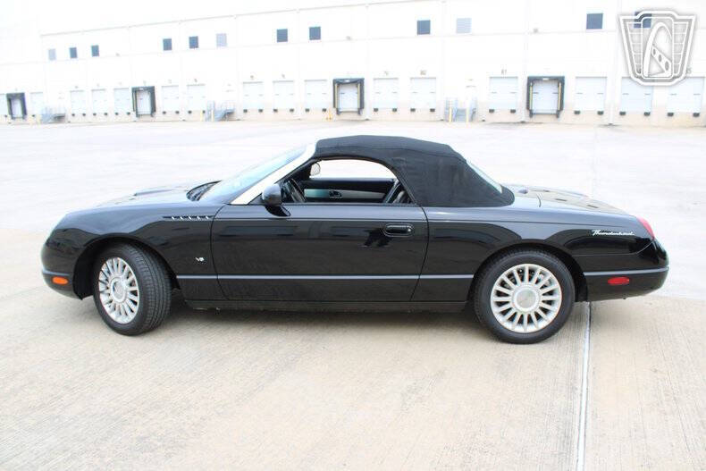 2004 Ford Thunderbird Deluxe