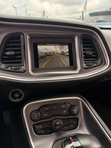 2020 Dodge Challenger SXT