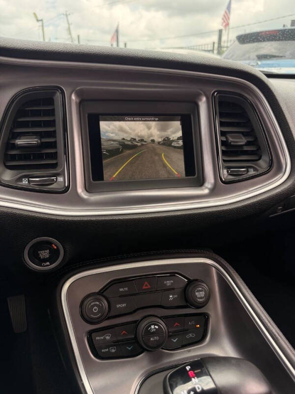 2020 Dodge Challenger SXT