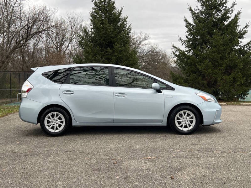 2012 Toyota Prius v Two