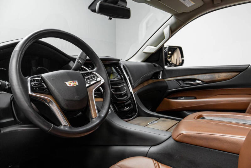 2020 Cadillac Escalade Luxury