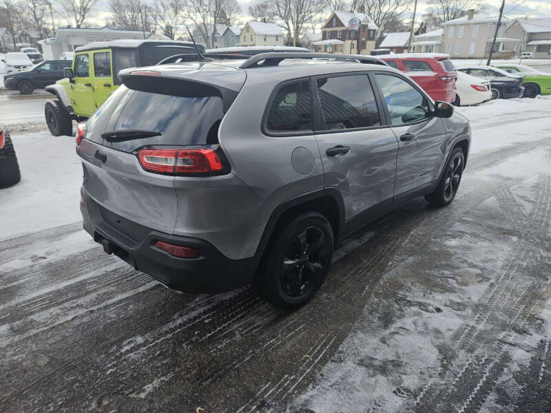 2017 Jeep Cherokee Sport