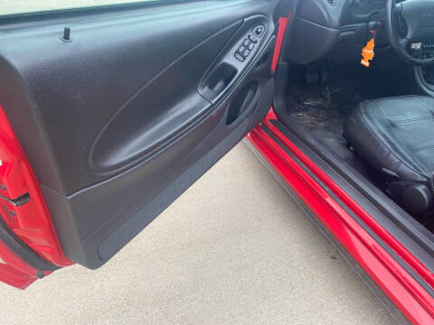 2004 Ford Mustang Deluxe