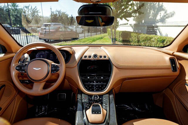 2023 Aston Martin DBX 707