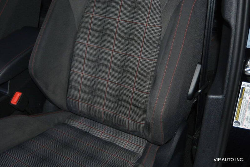 2023 Volkswagen Golf GTI S